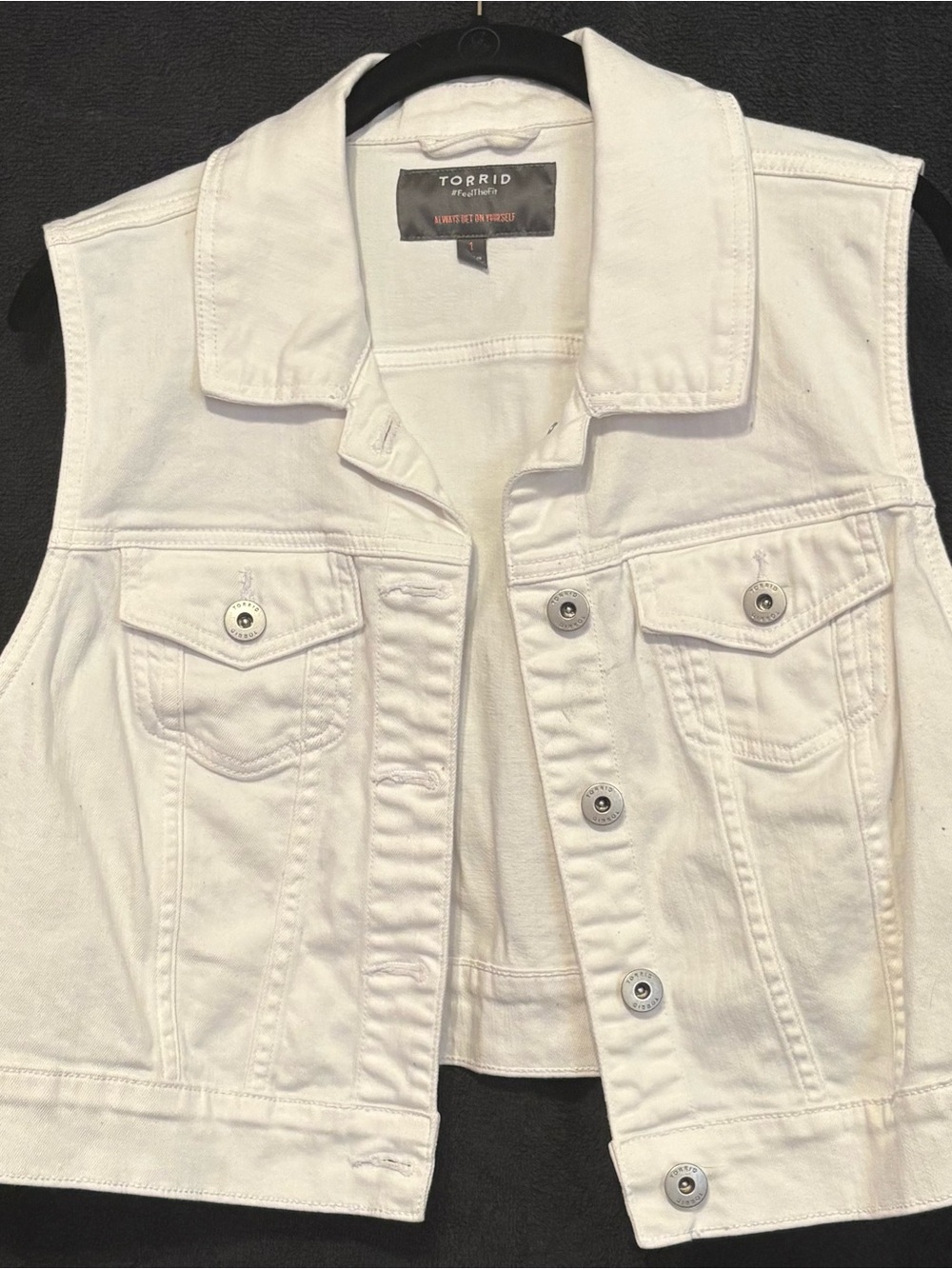 Like New Torrid denim vest in White with a cropped fit. Sz 1x (14/16)